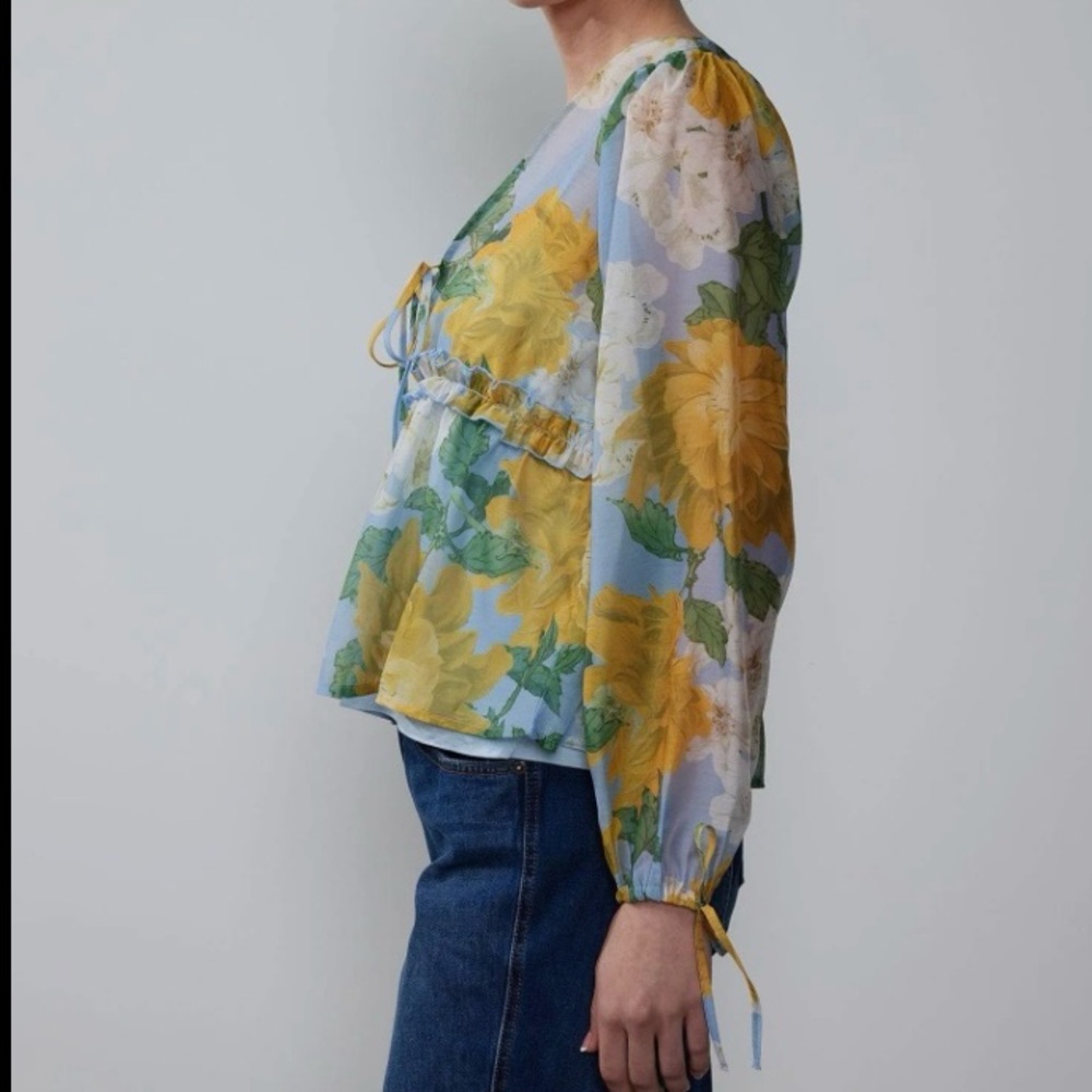 🎊 NEW YORK & COMPANY Floral Tie Sleeve Organza Baby Doll Blouse - Picture 2 of 6